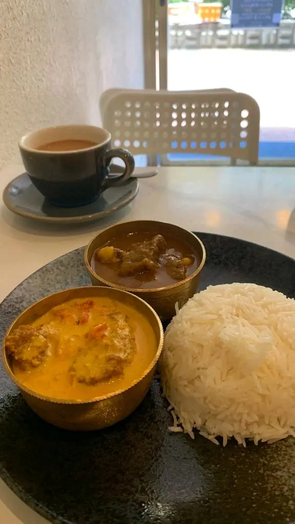 咖哩牛肉／咖哩魚 飯