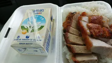 脆皮燒肉飯
