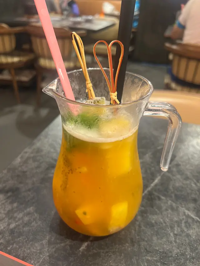 ▶️另外水果茶亦都係必要之一,食完肉類飲呢個可以平衡返,有好多生果,有橙有菠蘿同埋士多啤梨! 回頭率🈵🈵🈵🈵🈵