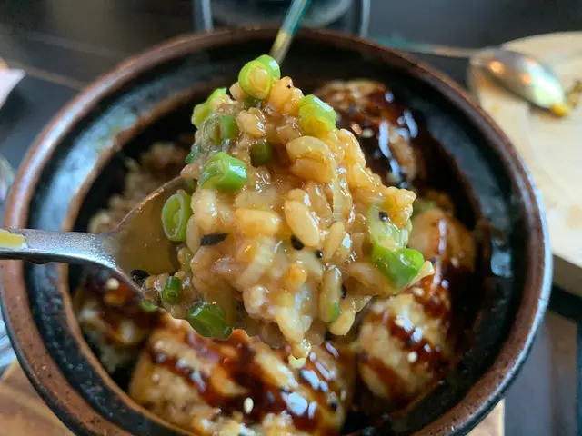 鹽燒白鱔煲仔飯