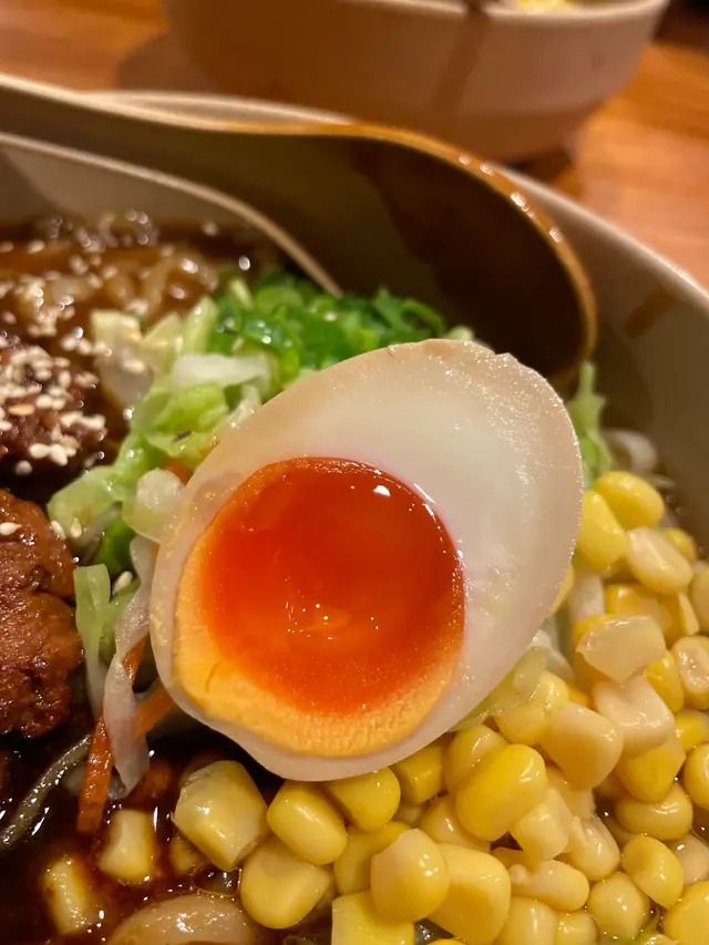 溏心蛋豬軟骨咖喱烏冬