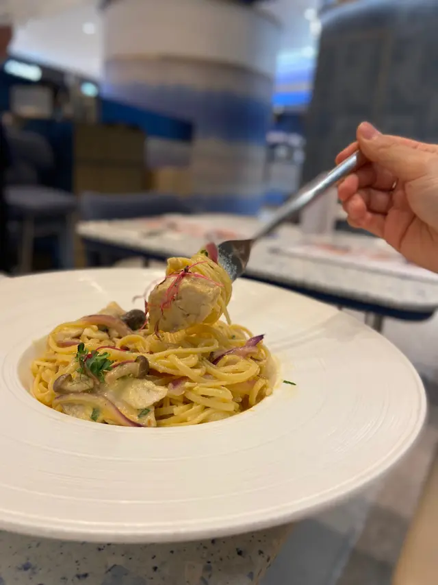 鹹蛋葽雞肉雜菌扁意粉