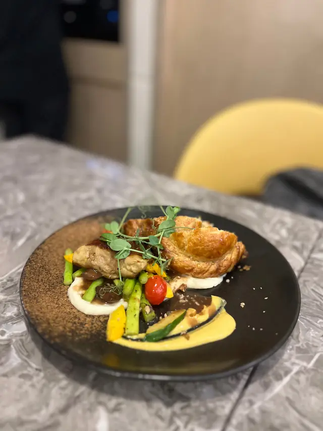 香煎鴨肝 配威靈頓牛柳