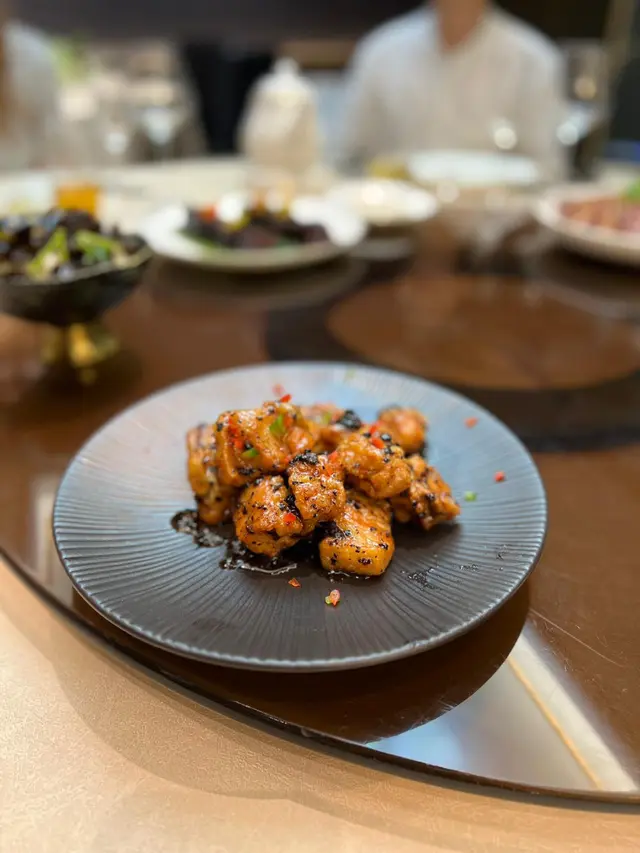 欖角酥脆可口，加上欖角嘅鹹香令層次勁豐富