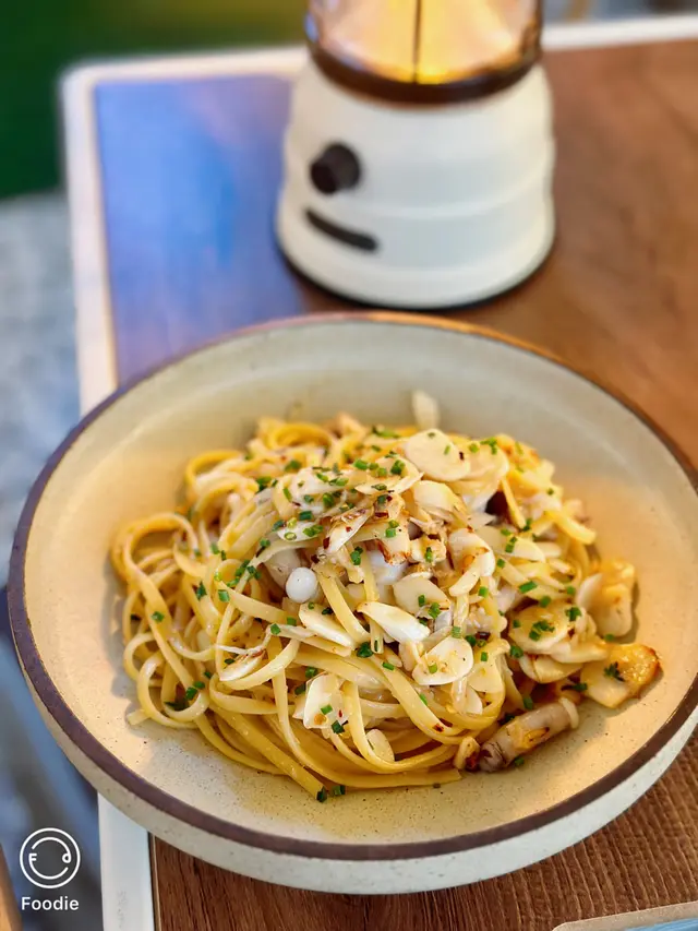 欖油蒜片蟹肉墨魚扁意粉