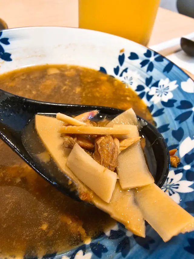 每日鮮煲海螺雞湯