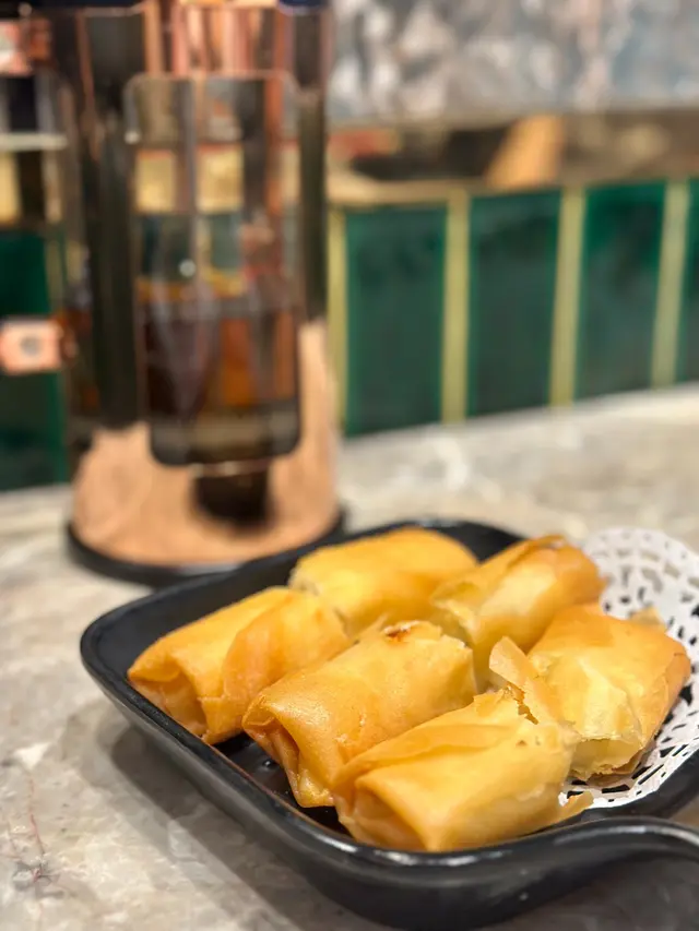 沙律蝦春卷