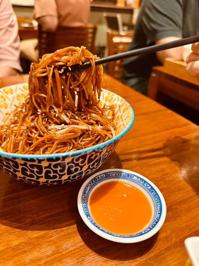 豉油皇素肉炒腸粉
