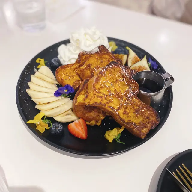 法式多士配楓糖漿