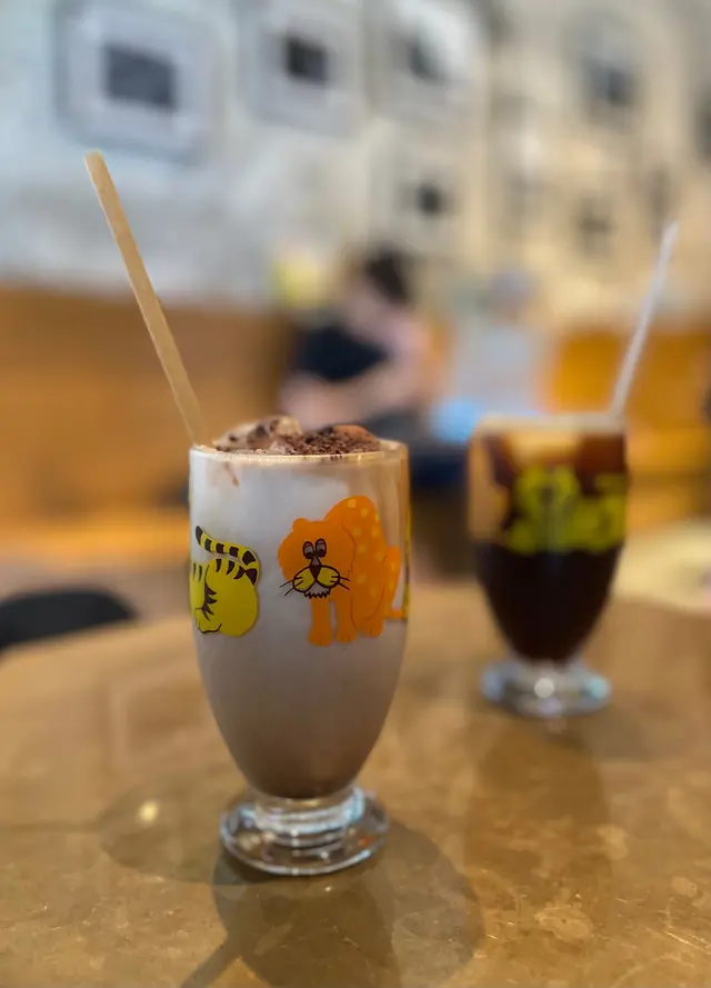 他們的咖啡有點焦焦感 但還好和巧克力🍫混合在一起
讓焦感減輕 但同時愛喝咖啡的朋朋們可能會覺得有點偏甜