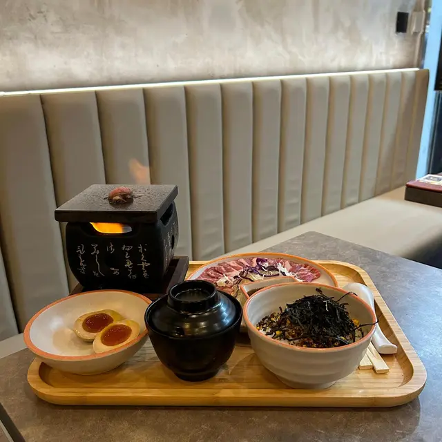 升級「紫菜味素飯+流心蛋+麵豉湯」+$35 