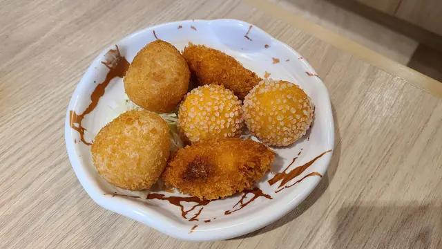 廣島牡蠣, 椰汁流心球, 貓生王榴槤炸彈