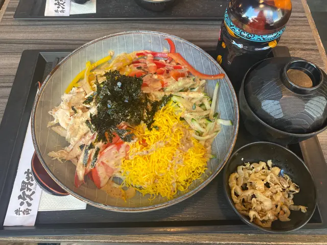 胡麻雞絲冷麵餐