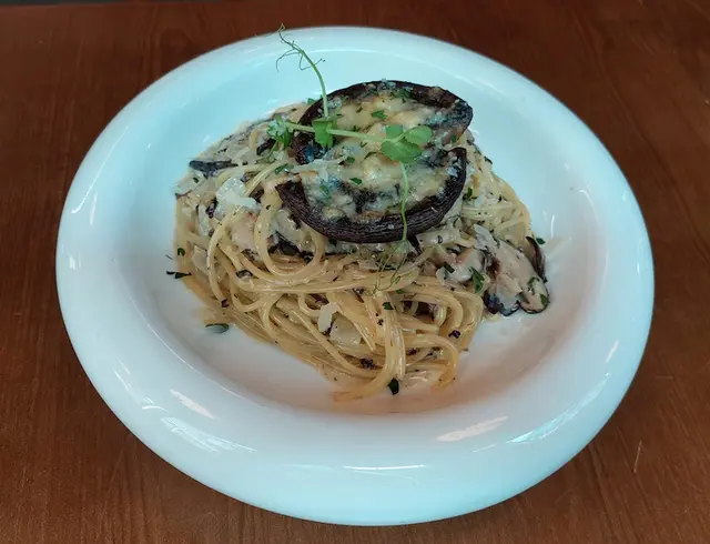 水牛芝士釀大啡菇黑松露意粉