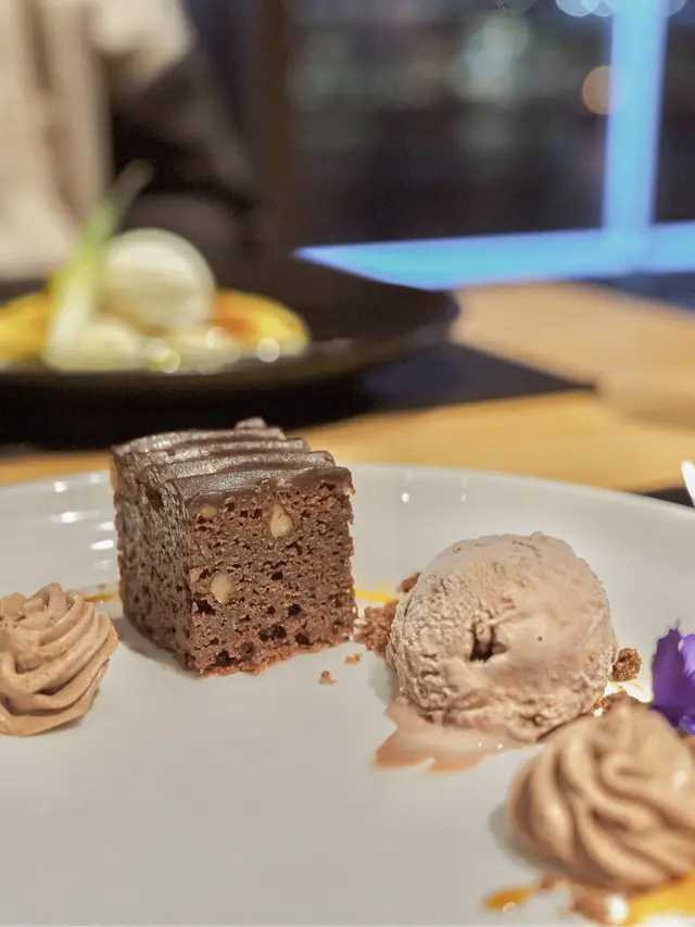 朱古力布朗尼 • 朱古力雪糕 