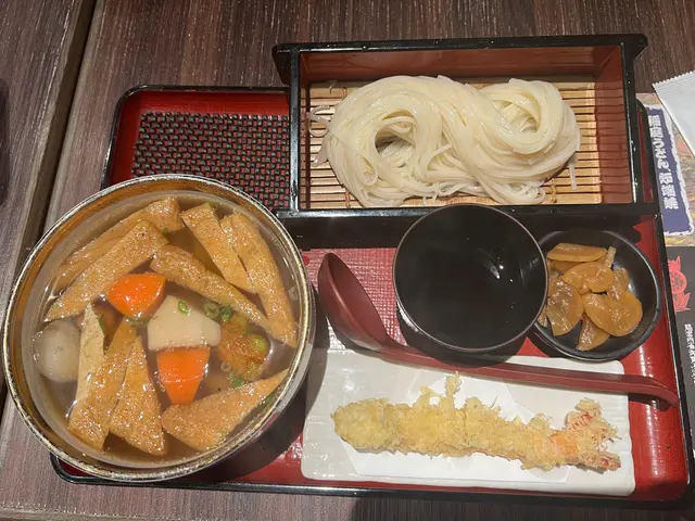 山椒風味雞肉野菜沾烏冬