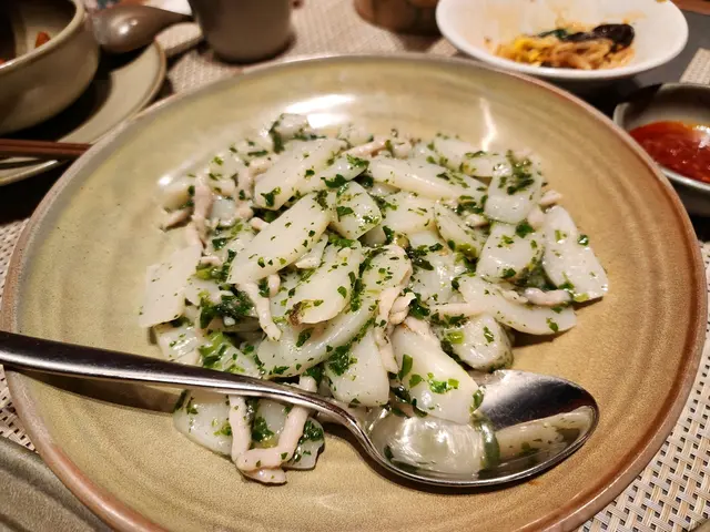 薺菜肉絲炒年糕