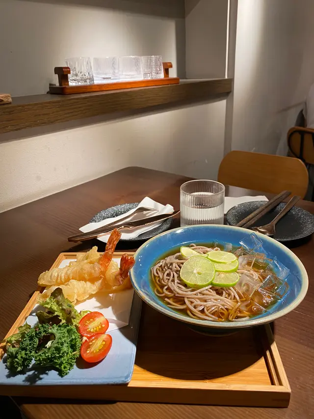 檸檬冷湯蕎麥麵天婦羅海老