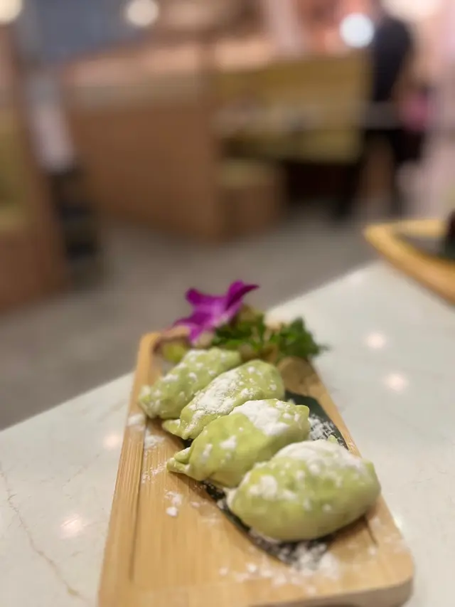 ▶️韮菜餃超新鮮，烚完都唔會爛，包工非常之好，好食夠多韭菜同豬肉，抵食👍🏼 回頭率🈵🈵🈵🈵