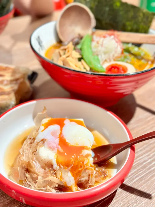 溫泉蛋冷豆腐