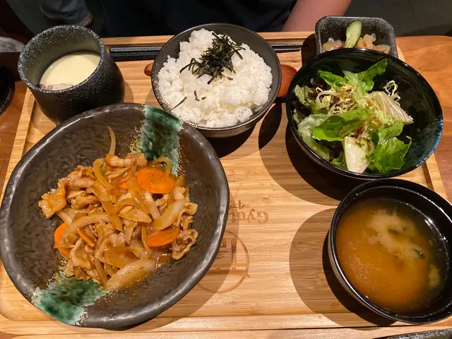 豬肉生薑燒定食