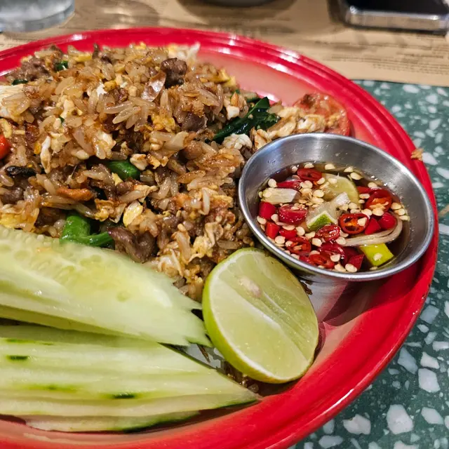 泰式火車炒飯配和牛