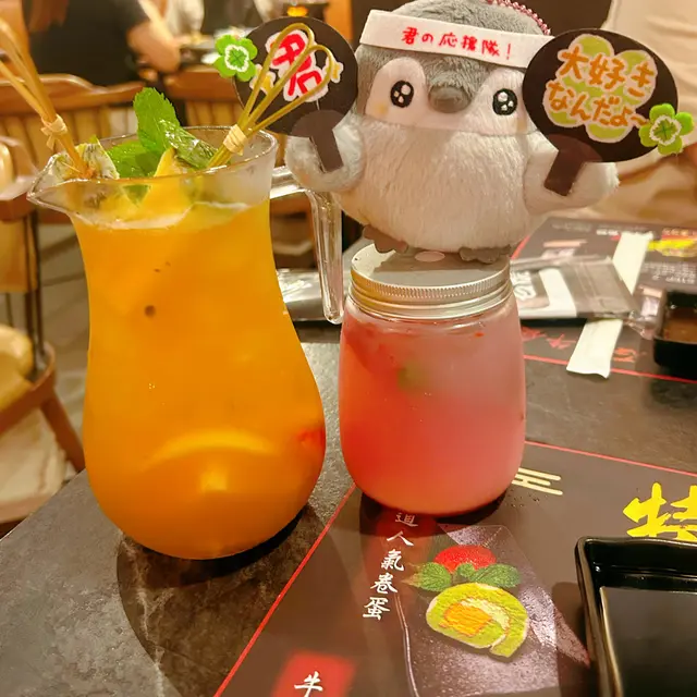 牛匠彩虹水果茶、草莓乳酸 