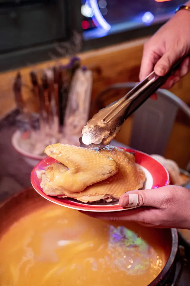 椰子花膠螺片雞湯底