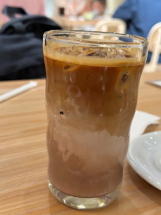 Iced  mocha  (wood-rounded  bodied)