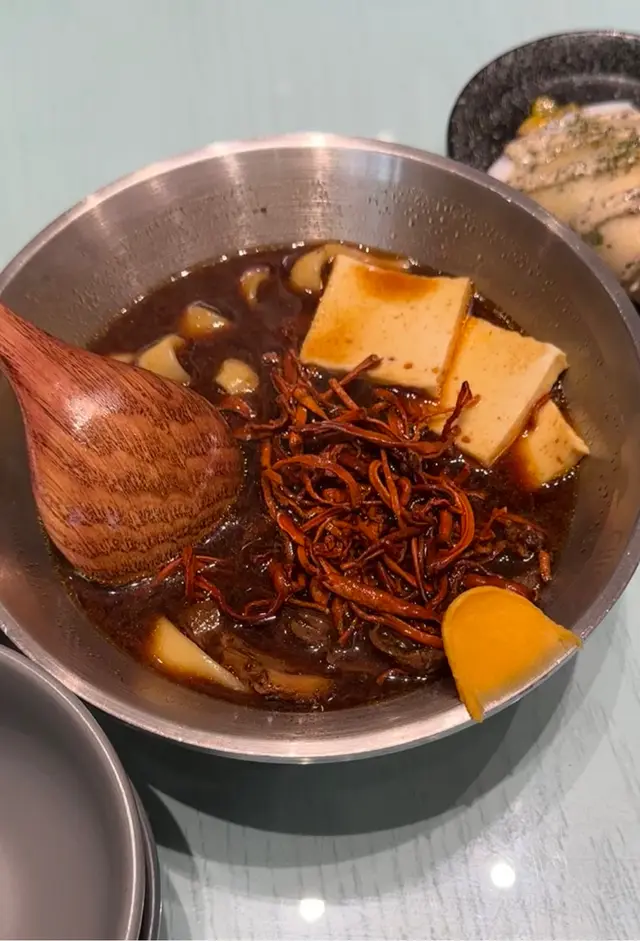 牛肉麵配牛脂牛