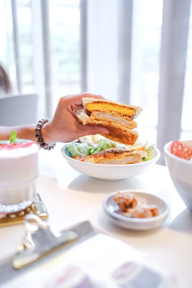 玉子燒吉列豬扒三文治