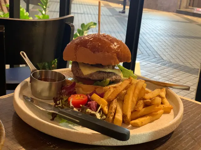 黑醋鵝肝安格斯牛肉漢堡