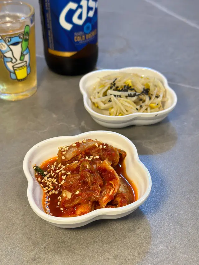 自家製的泡菜和芽菜