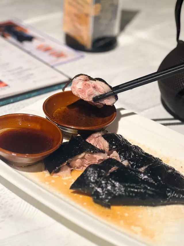 黑松露玻璃燒鵝 (1/4隻)