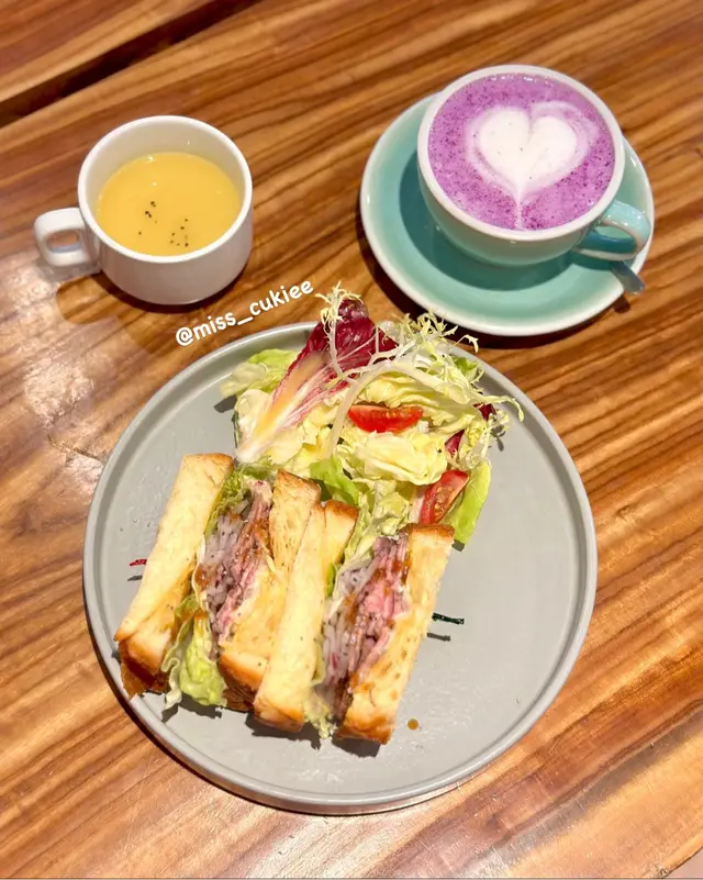 Roast Beef Sandwich, Corn Soup, and Sweet Potato Latte