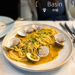 Homemade taqliatelle with clams