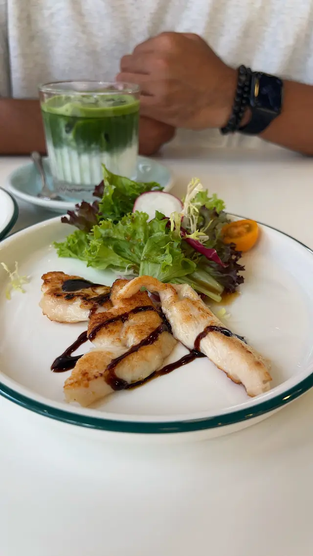 慢煮雞胸肉沙律