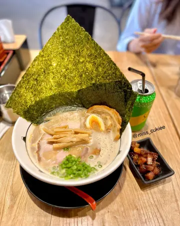 特上鱼介豚骨拉面 
