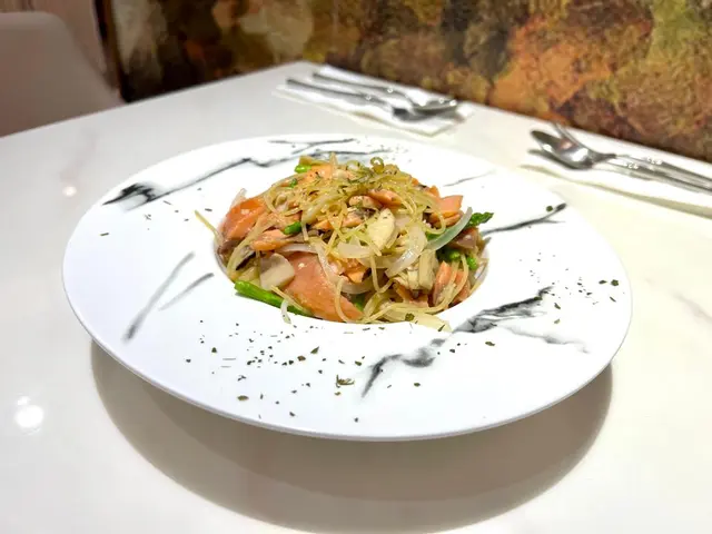 白松露煙三文魚天使麵