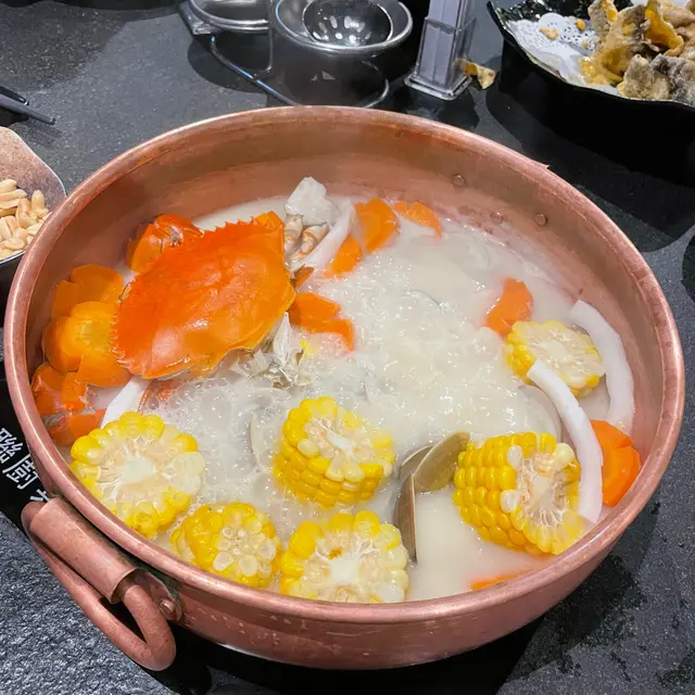 椰子沙白蜆蟹鍋