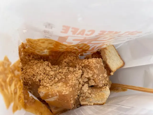 麵包好趣，花生奶油都好香口，但係冇撈勻，所以食嘅時候唔係好方便。$32性價比不高，志在食個旅遊vibe。
