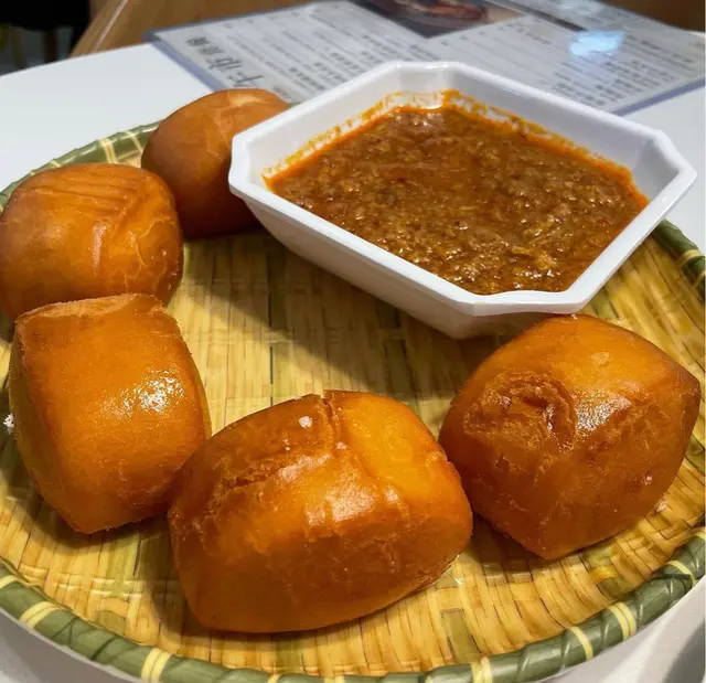 辣椒蟹肉醬炸饅頭