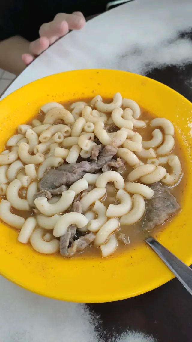 全店必食，沙嗲味極重，唔係普通茶記咁整好哂個底咁