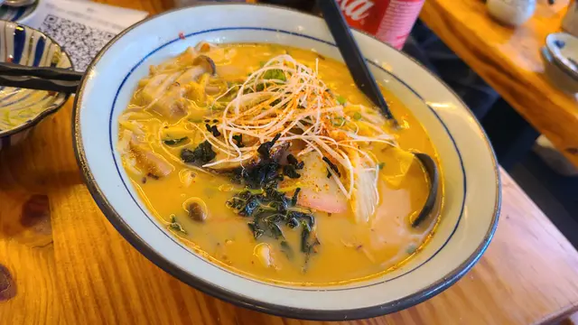 櫻花蝦叉燒辛子湯拉麵