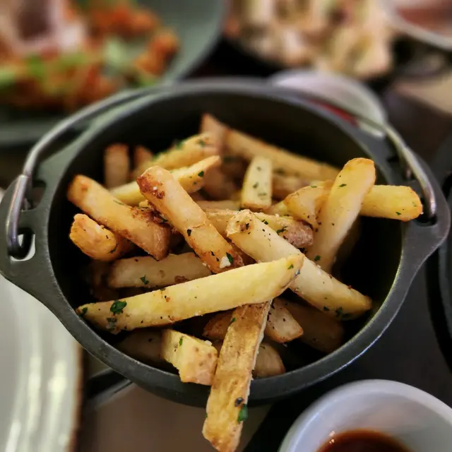 Garlic and Parsley Skinny Fries