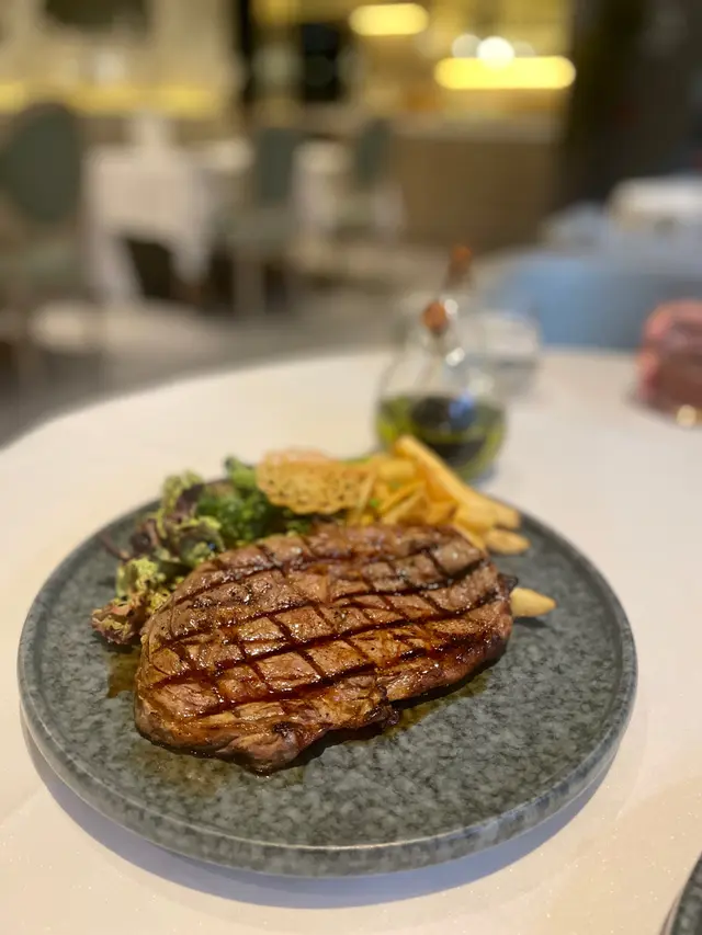 炭烤特級安格斯肉眼扒伴脆薯條, 田園沙律