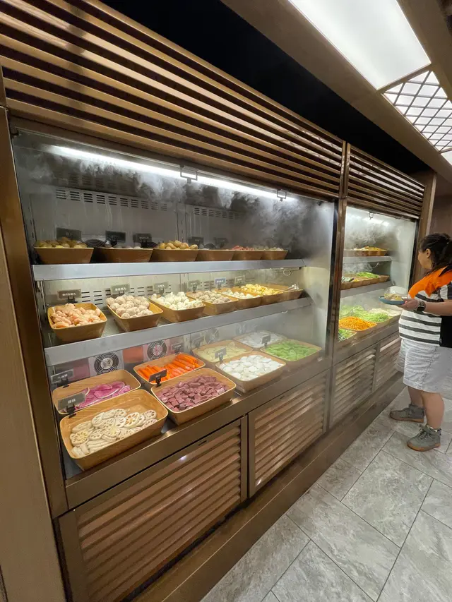 自助區乾淨整潔，食物新鮮