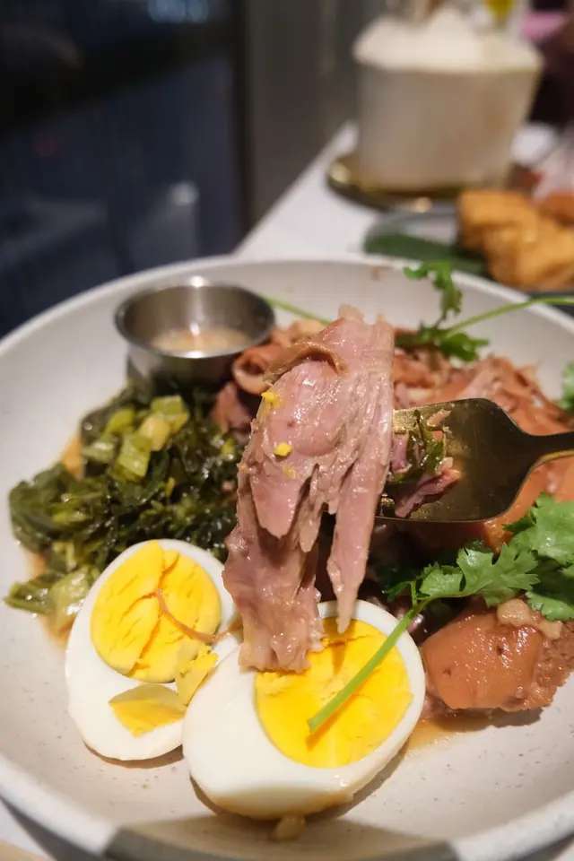 阿閒泰秘製滷豬手