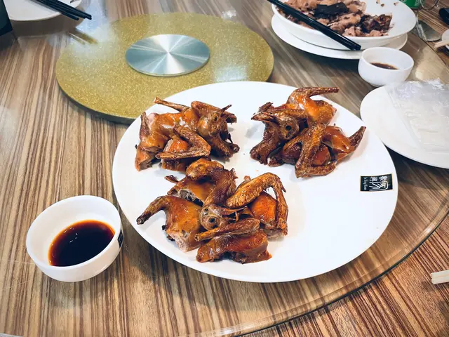 紅燒乳鴿