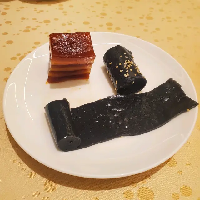 鴛鴦棗蓉糕、懷舊芝麻卷